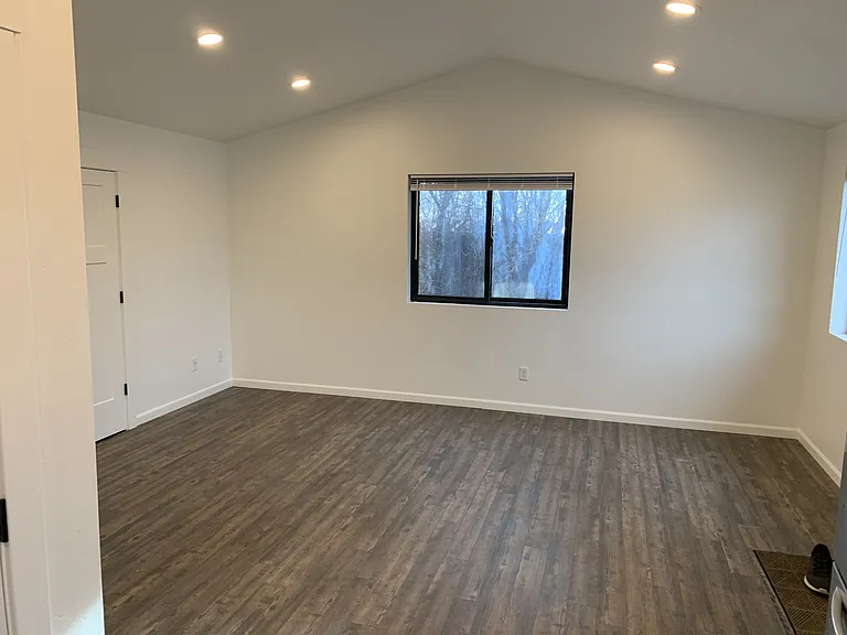 418 Maple Dr #A — Photo 3