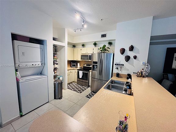 5th image of 7220 NW 114th Ave APT 209