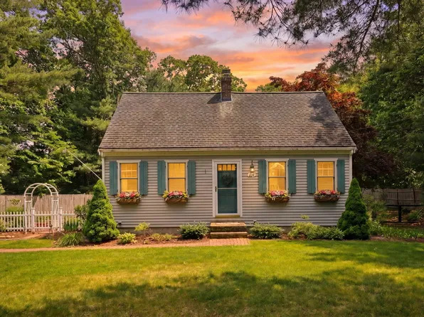 195 Knotty Pine Lane, Centerville, MA 02632