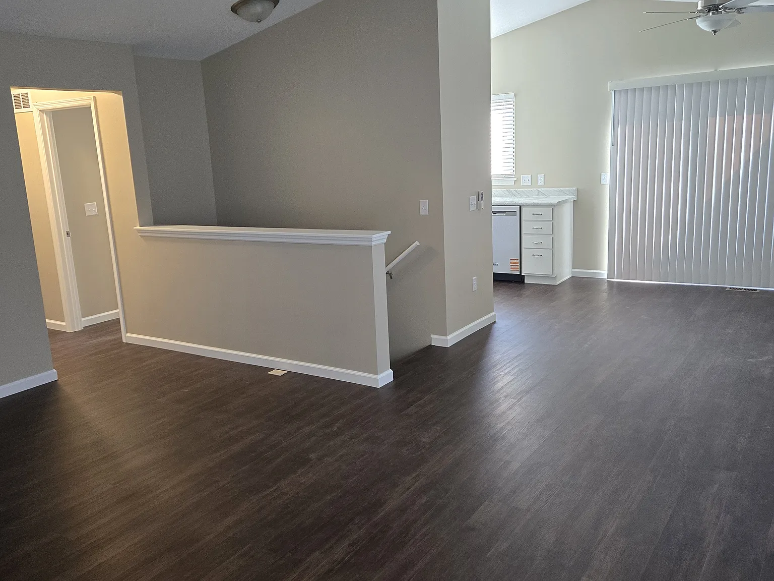 2 bed, 1000 sqft, $1,900 — Photo 4