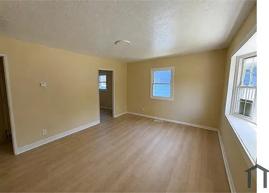 2 bed, 672 sqft, $1,500 — Photo 2