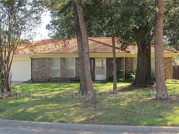 2nd image of 3203 Avon Dr