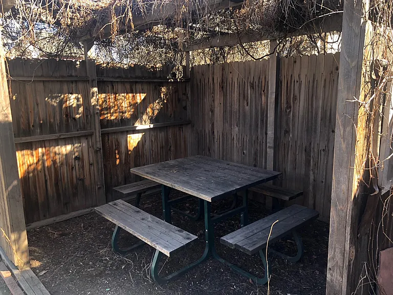 2414 N Vine St — Photo 21