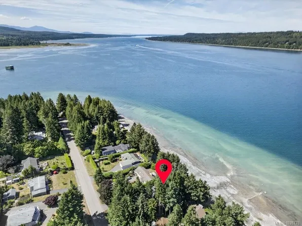 7630 Ships Point Rd, Comox Valley, BC V0R 1W0