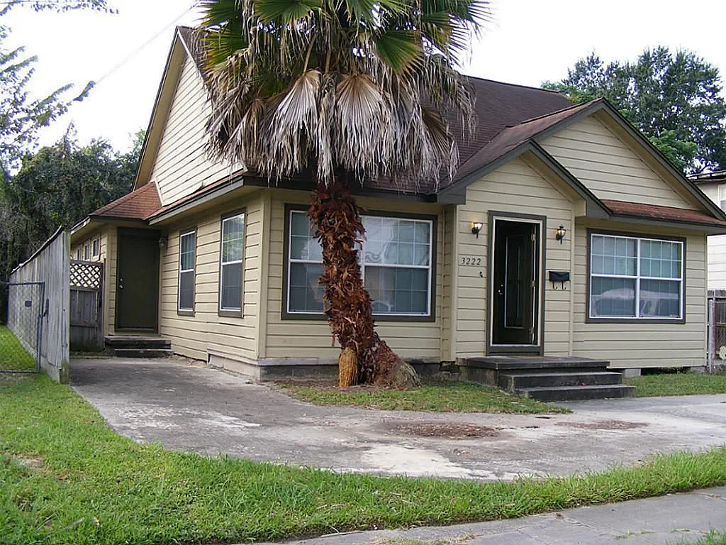 4 bed, 2.0 bath, 2266 sqft, $2,500 — Photo 3