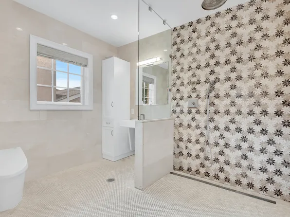 209-25 28th Avenue image 12 of 15