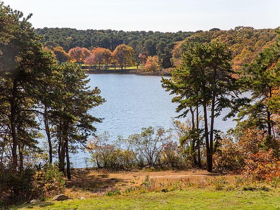 4th image of 21 Ice Pond Ln
