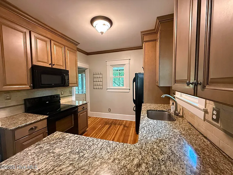 360 E Maine Ave — Photo 9