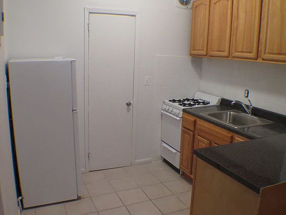 3rd image of 1696 2nd Ave APT 2R
