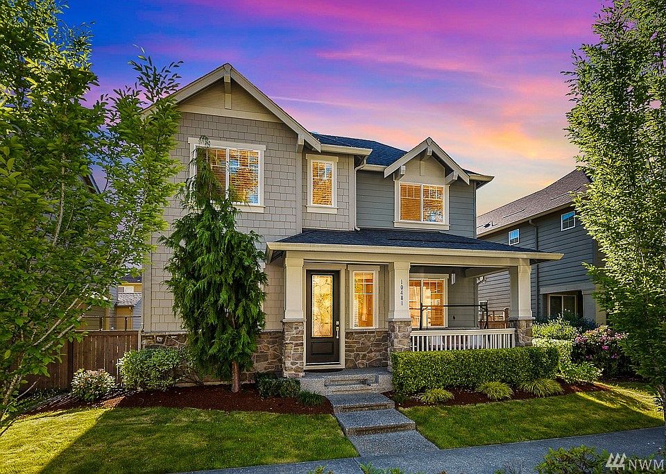 Perfect east facing 4 bedroom with loft, living and dining rooms at 2,505sf.
