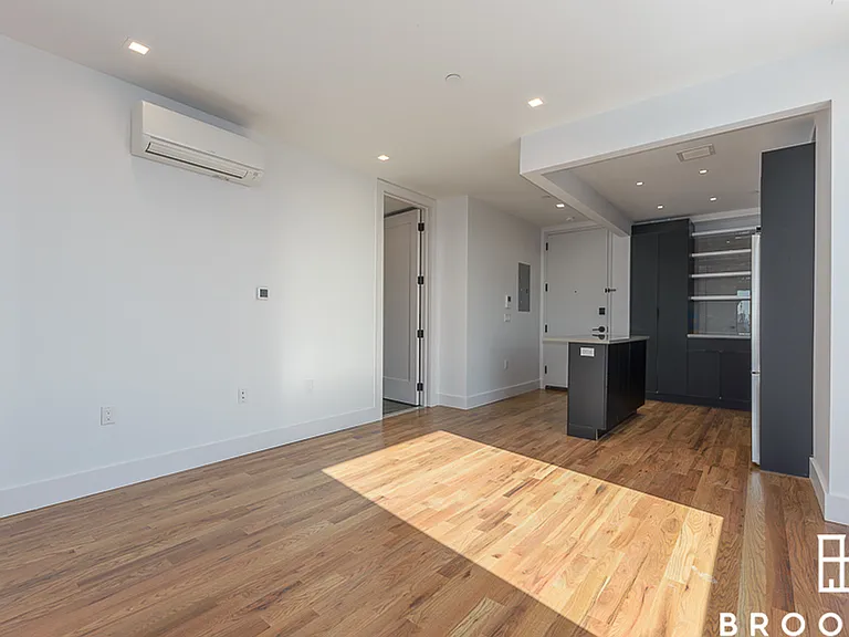986 Rogers Ave #3C — Photo 9