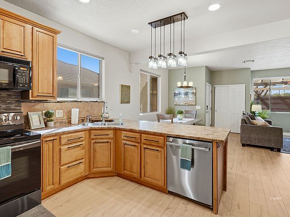 4th image of 123 Desert Willow Ln Unit C
