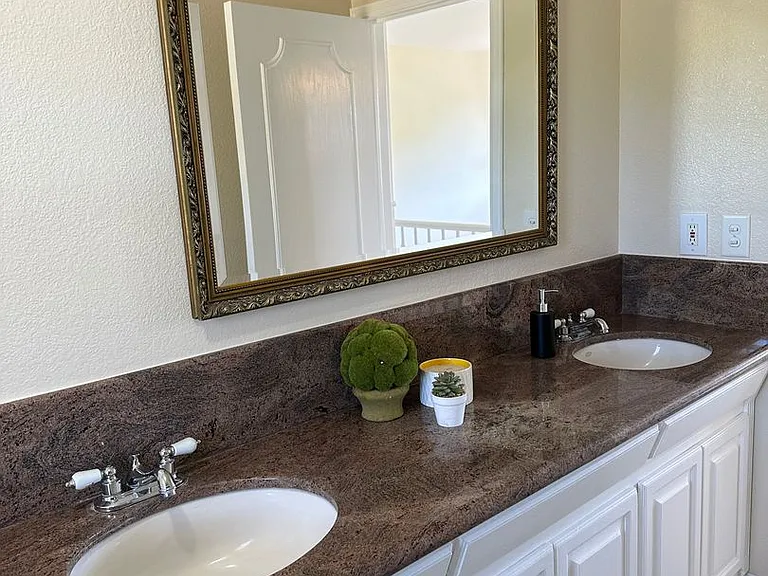 2340 Mount Elena Way — Photo 20