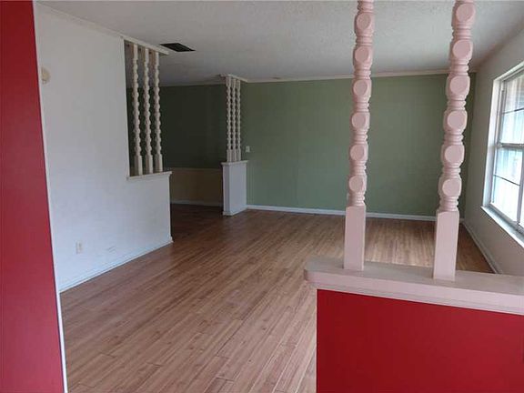 3rd image of 3320 58th Ave