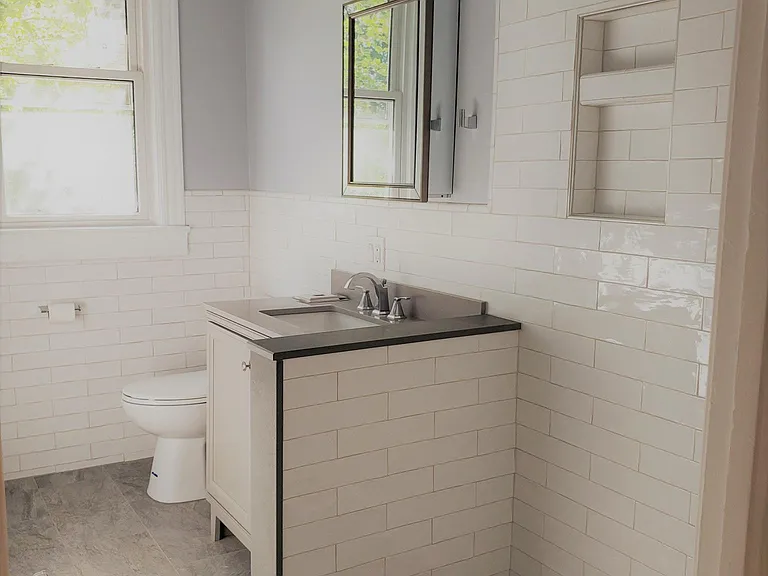 232 W Burke St — Photo 14
