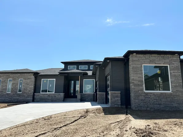 1709 Katie Ct, Davenport, IA 52807