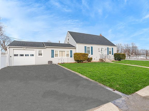 2nd image of 3683 Hawk Road