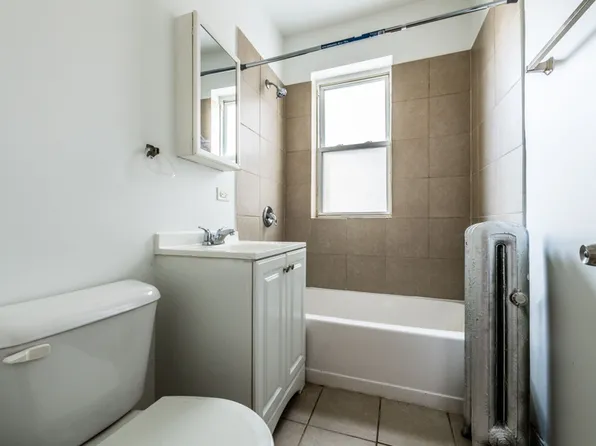 7825 S Emerald Ave Chicago, IL 60620