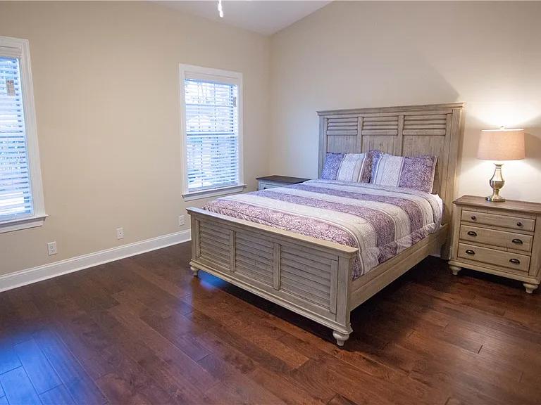 702 Mariners Cir — Photo 24