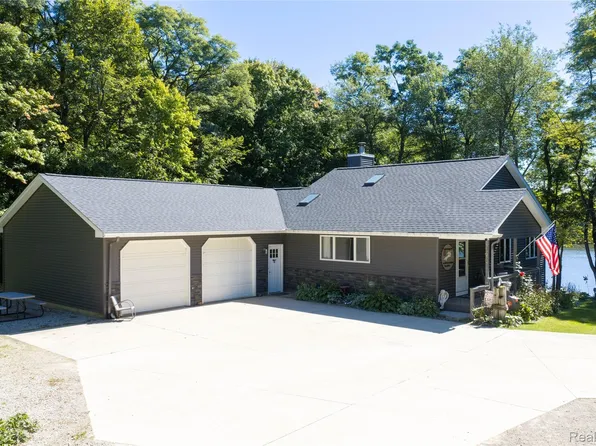 3901 Lee Hill Rd, Mayville, MI 48744