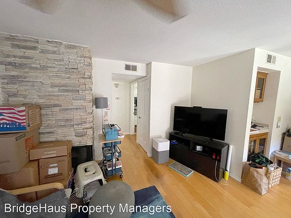 4th image of 3988 Iowa St APT 10