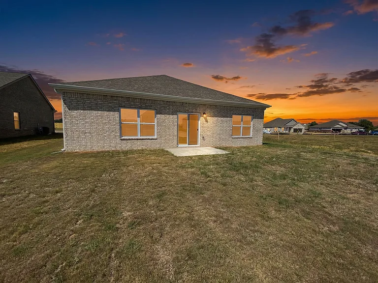 185 Daisy Dr — Photo 12