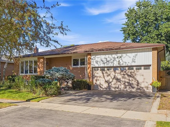 1060 Dowland Cres, Burlington, ON L7T 4C8