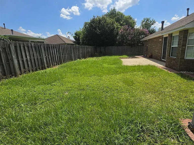 7042 Plank Dr — Photo 23