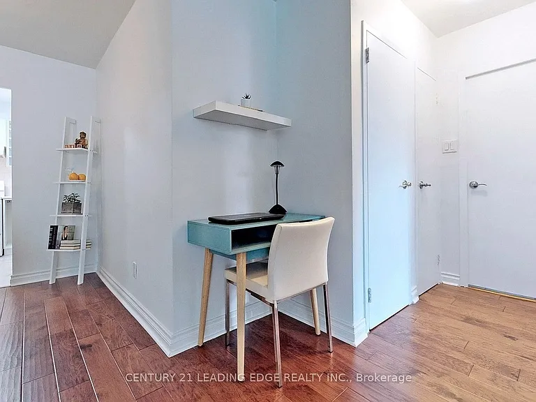335 Lonsdale Rd #109 — Photo 5
