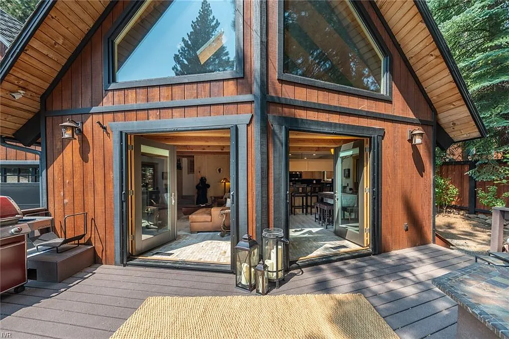 922 Jennifer St photo 1