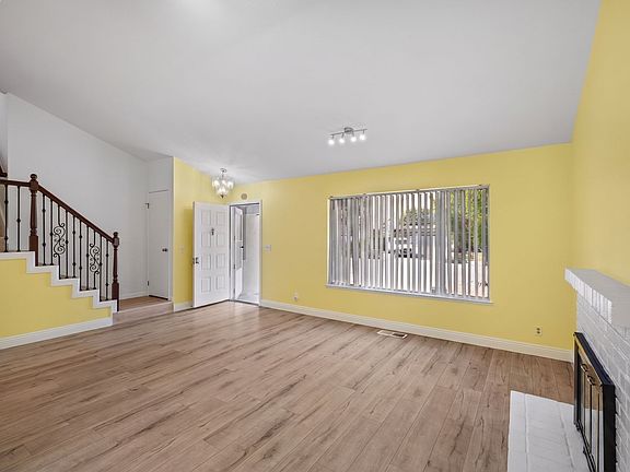4th image of 36711 Nichols Ave