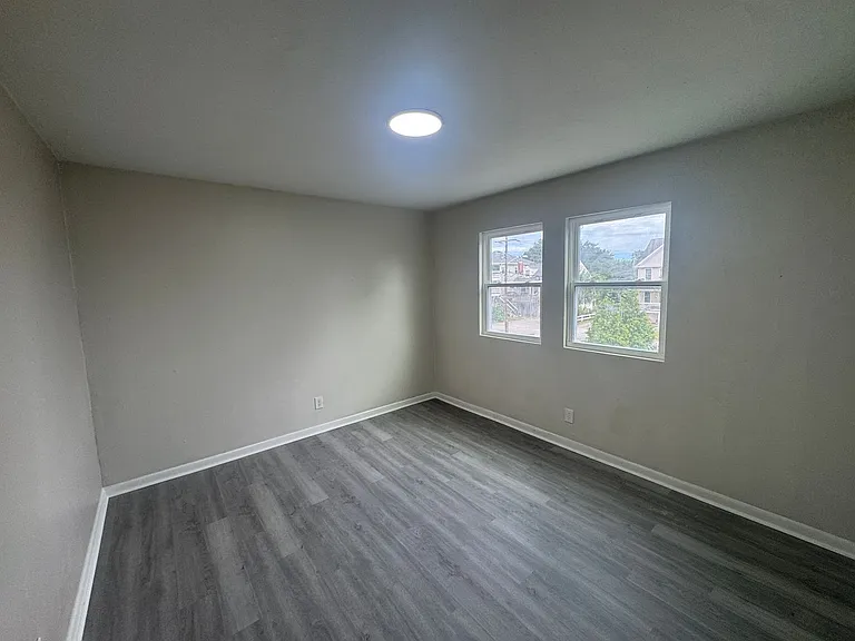 1125 Little Bay Ave — Photo 6