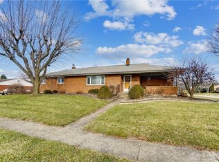 11 W Bonomo Dr, Fairborn, OH 45324