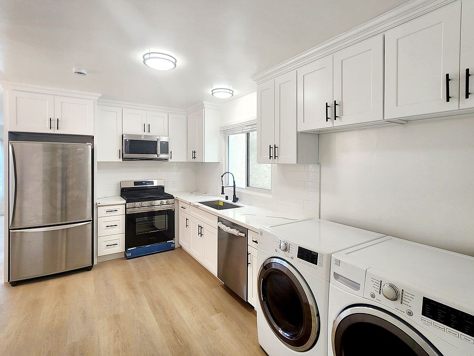 1st image of 524 Manhattan Beach Blvd #A