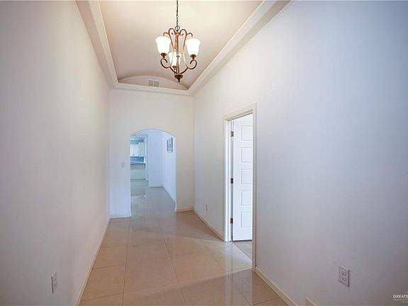 5th image of 437 W 13th St