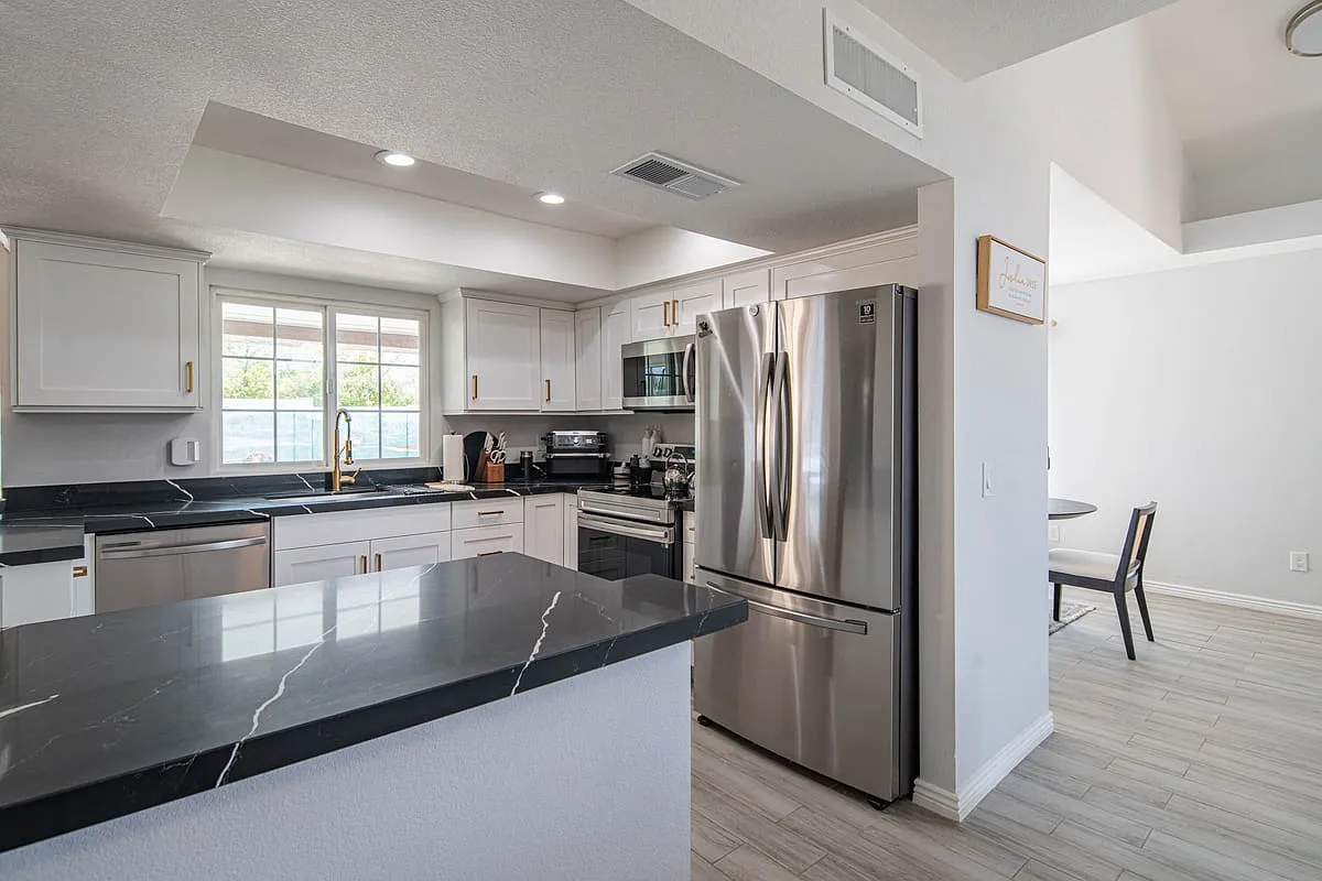 10615 N 63rd Dr — Photo 3