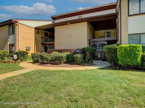 59 Amberly Dr Unit J, Manalapan, NJ 07726