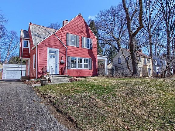 3rd image of 258 E Como Ave