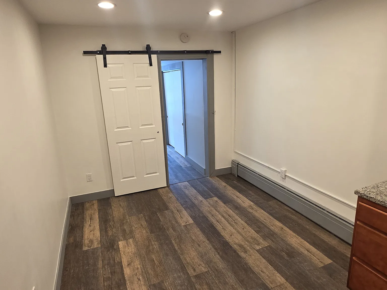 1 bed, 500 sqft, $900 — Photo 4