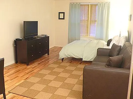 Rented by Lara Group | media 18