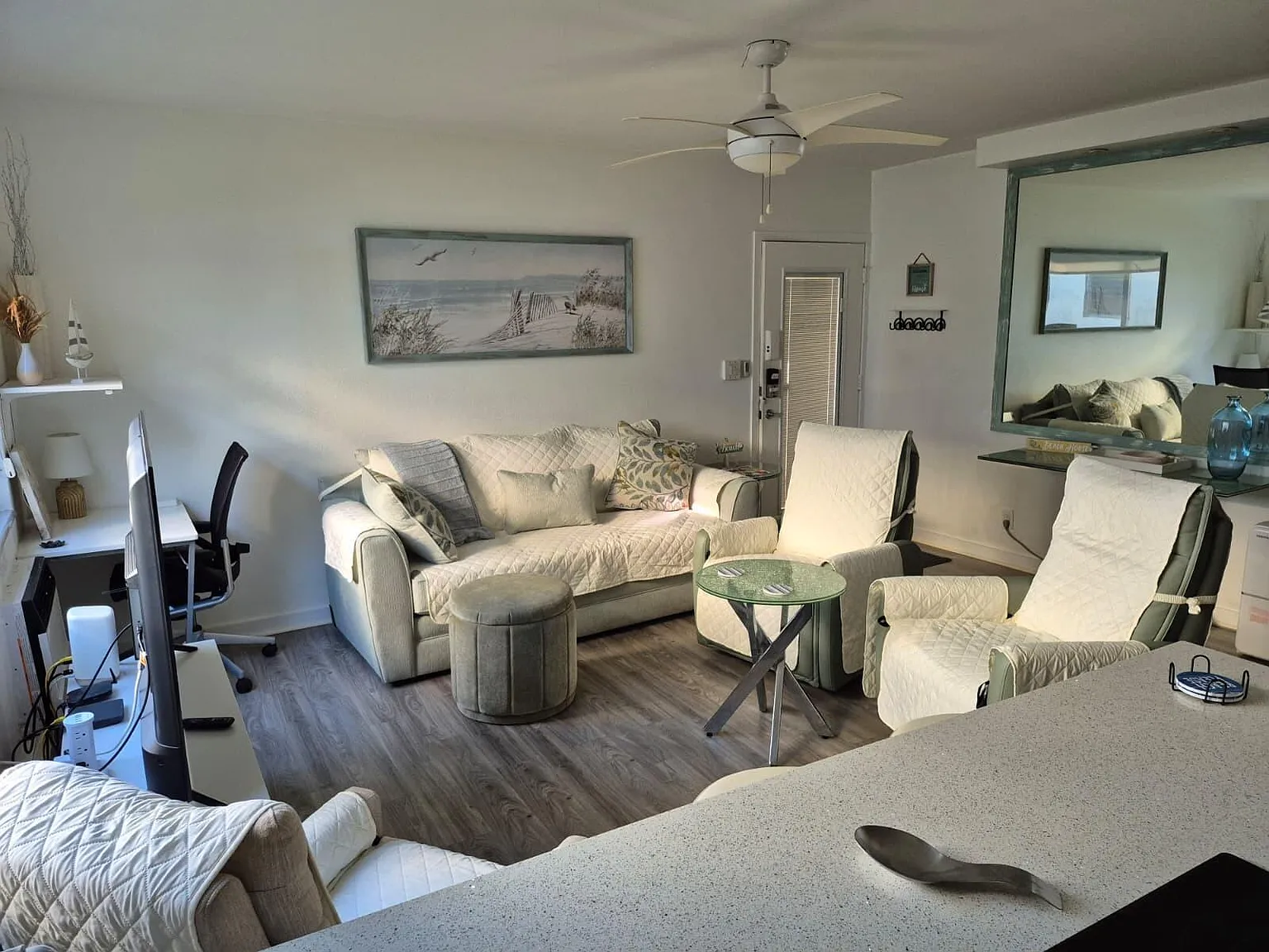 2 bed, 1.0 bath, 880 sqft, $2,300 — Photo 3
