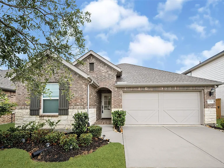 22230 Cortona Glen Dr — Photo 2