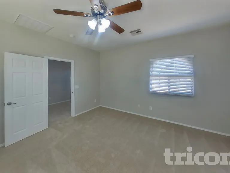 10208 W Wier Ave — Photo 7