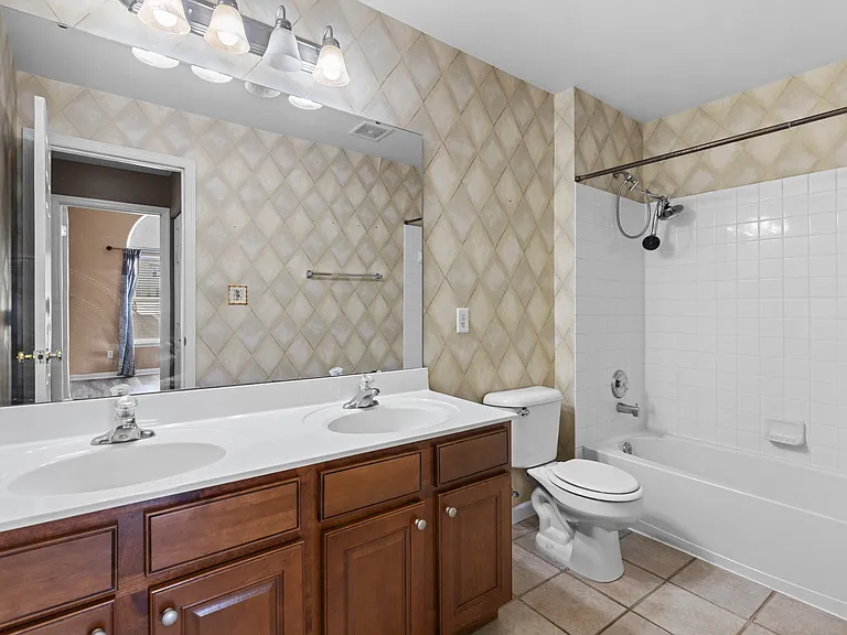 603 Country Village Dr — Photo 20