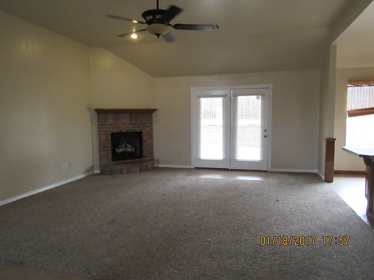 4424 NW Wolf Creek Blvd — Photo 2