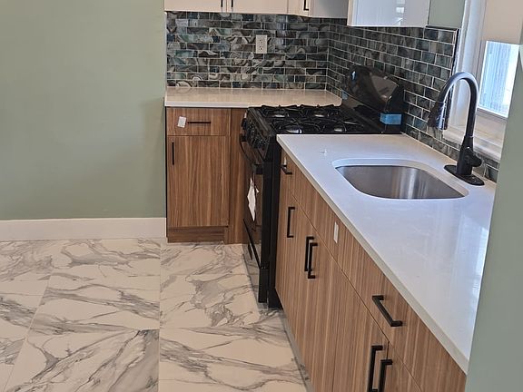 4th image of 159 Oakwood Pl #2