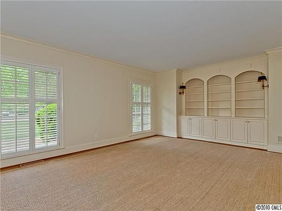 4th image of 1001 Sumac Dr