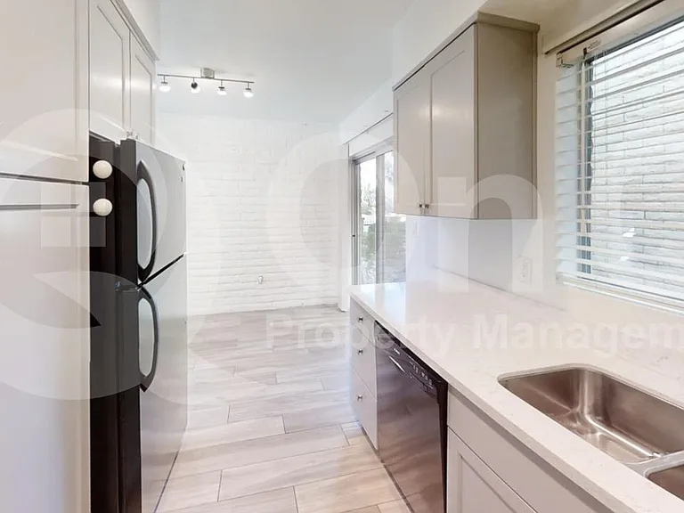 6925 E 4th St #10 — Photo 3