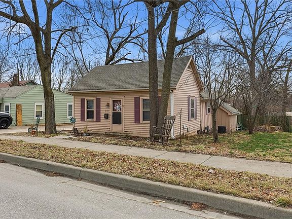 3rd image of 537 E Mill St
