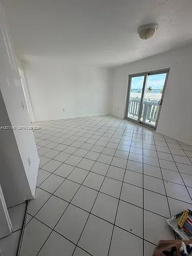 2001 Bay Dr #301 Photo 1